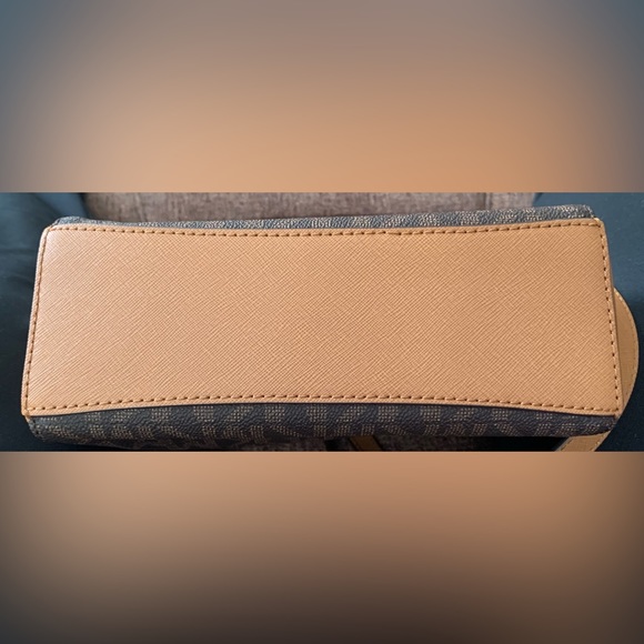 Michael Kors handbag - Picture 5 of 6